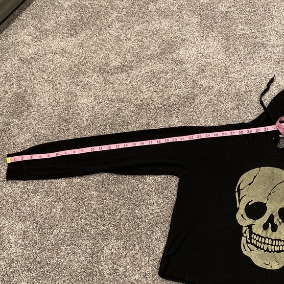 Hot Topic Black Sweater with Gold Skull. Size: SM - Picture 7 of 9